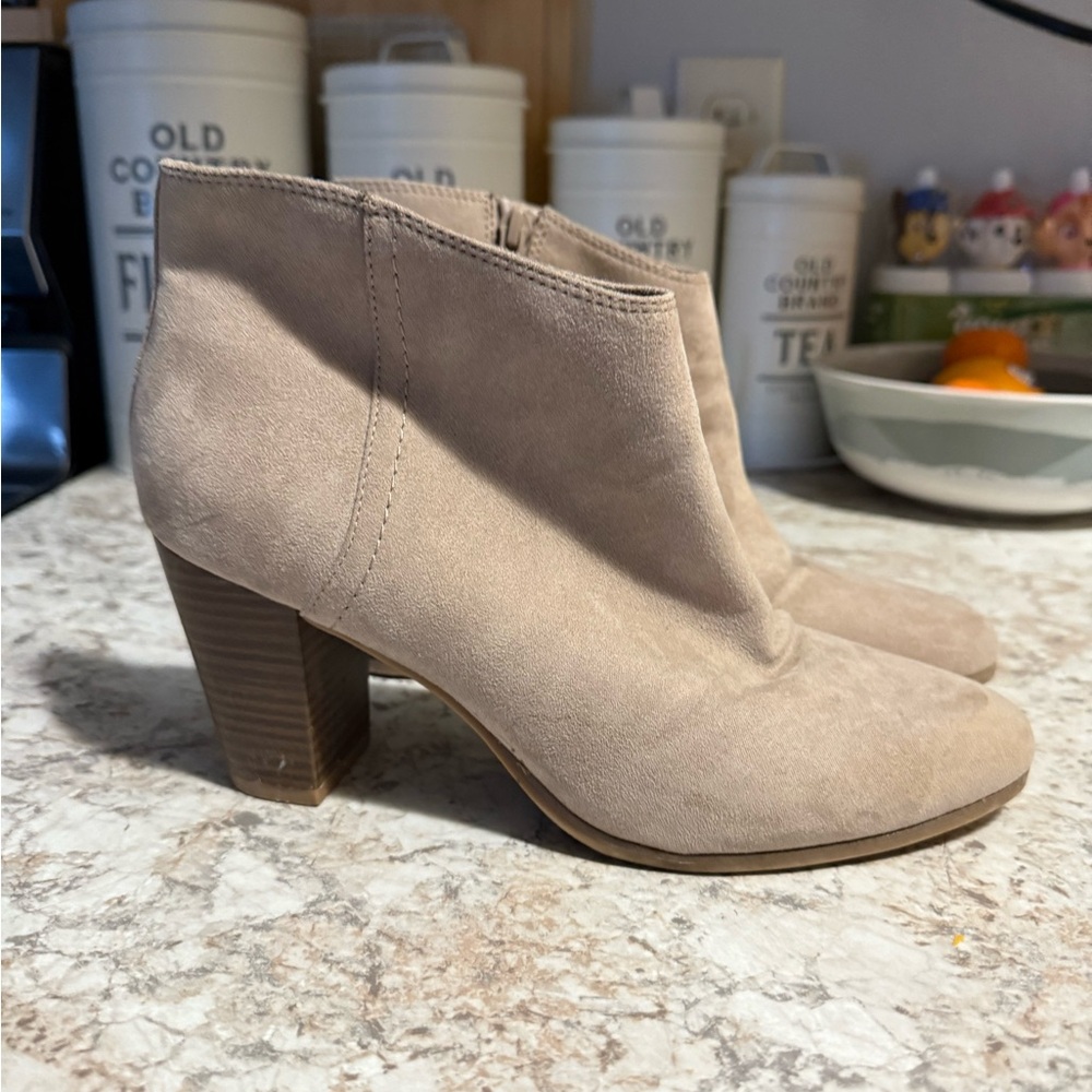 Elegant Tan Ankle Boots